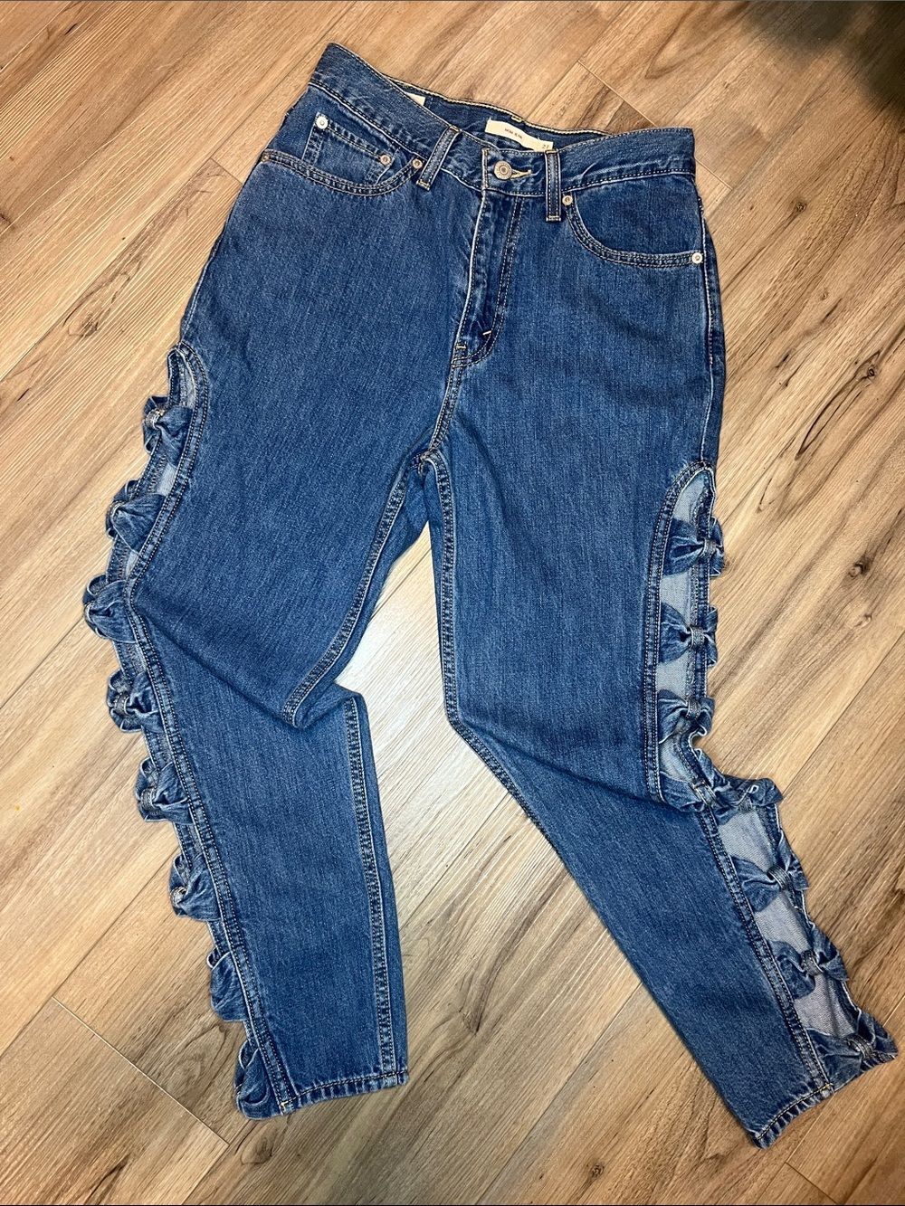 Levi's Mom Dark Blue Skinny Jeans with Side Bow Trim Size W27